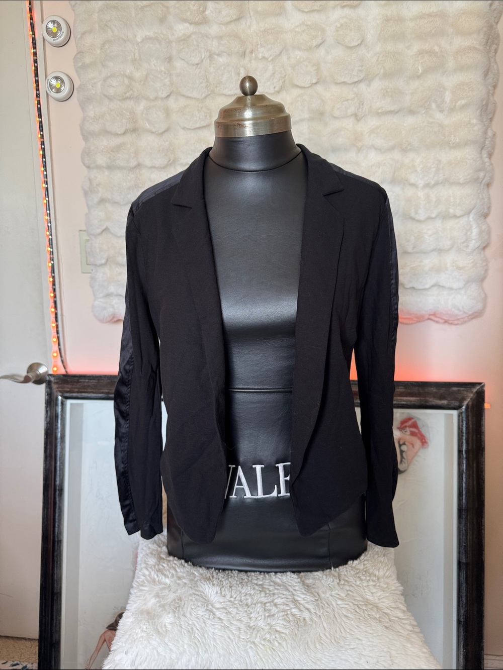 Lamberto Losani Classic Black Open-Front Women's Blazer